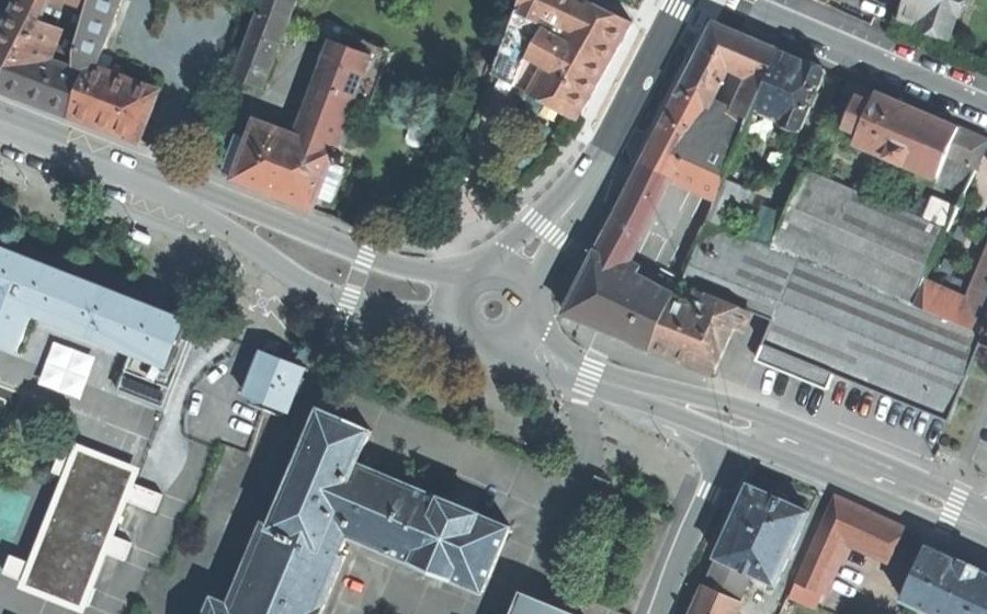 Vue aérienne du Rond-point anonyme n°576406444