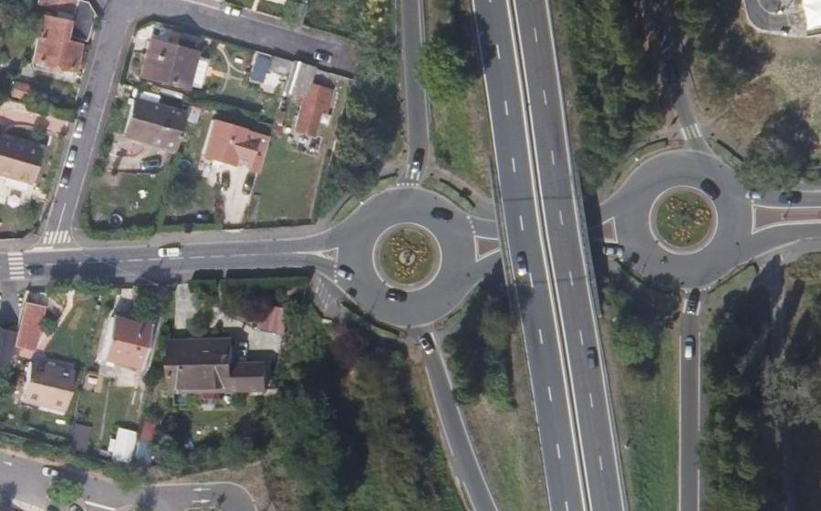 Vue aérienne du Rond-point anonyme n°577213752