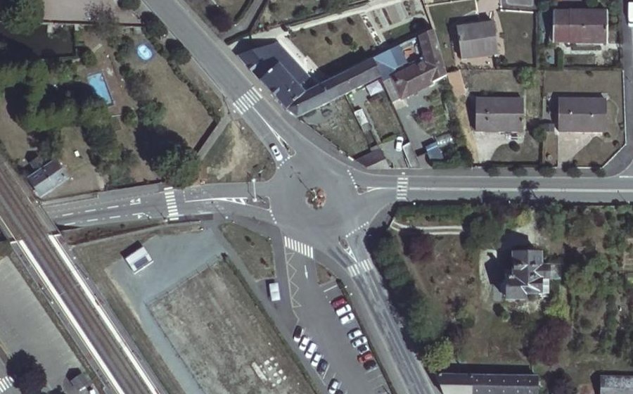 Vue aérienne du Rond-point anonyme n°57742556