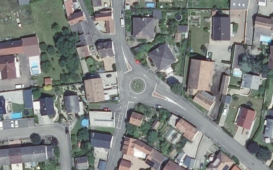 Vue aérienne du Rond-point anonyme n°57773131