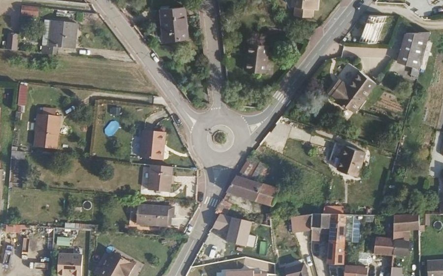 Vue aérienne du Rond-point anonyme n°57774146