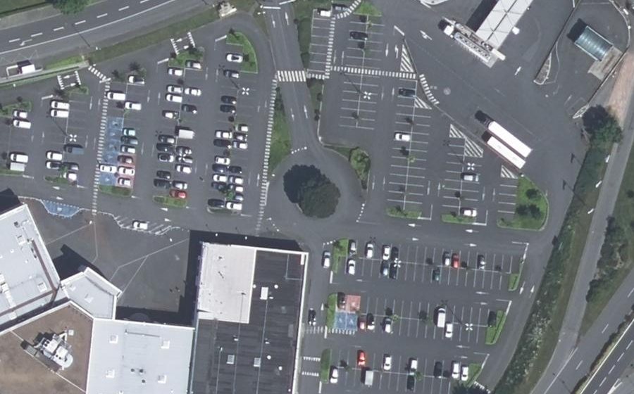 Vue aérienne du Rond-point anonyme n°57792745