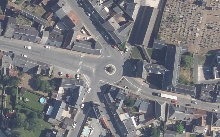 Vue aérienne du Rond-point anonyme n°57841016