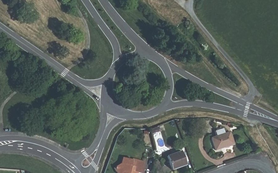 Vue aérienne du Rond-point anonyme n°57851019