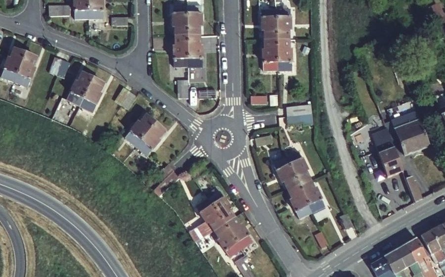 Vue aérienne du Rond-point anonyme n°57890217