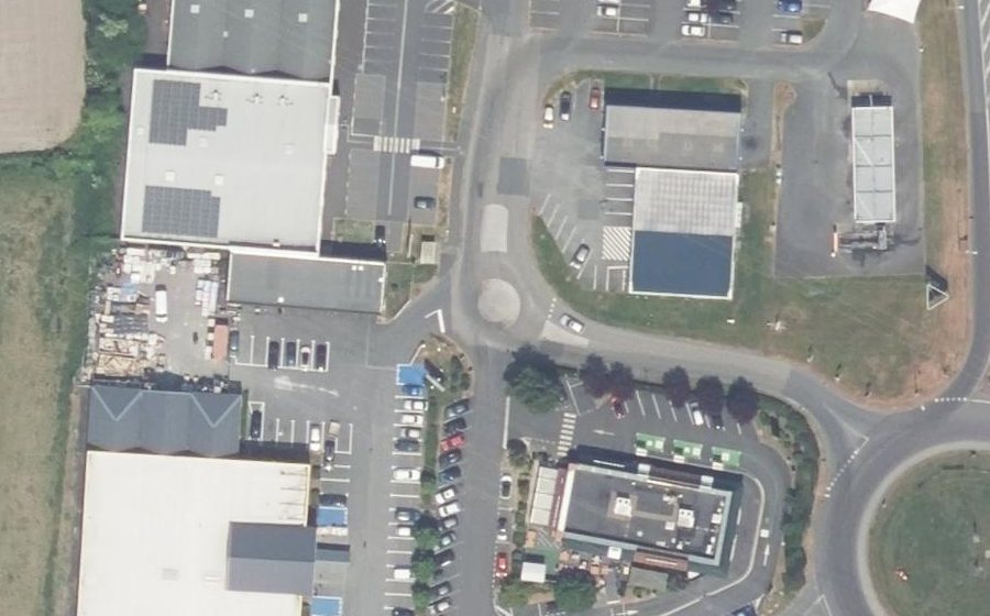 Vue aérienne du Rond-point anonyme n°579172562