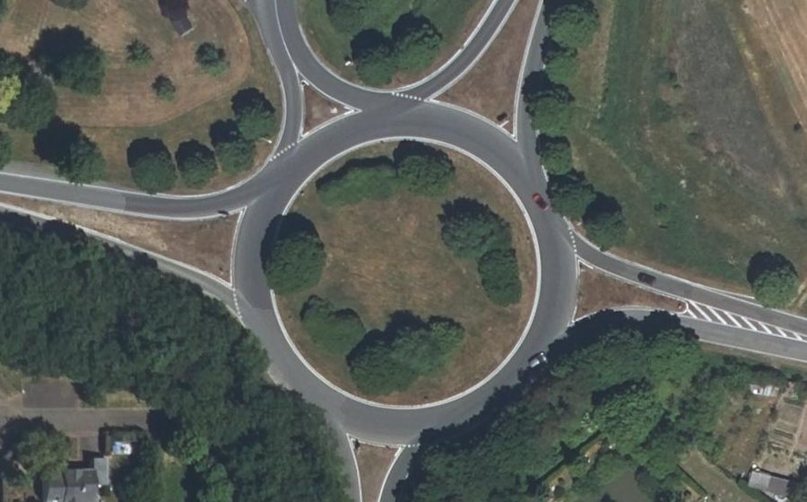Vue aérienne du Rond-point anonyme n°57922456