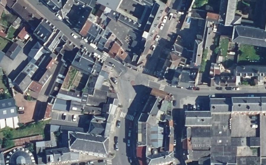 Vue aérienne du Rond-point anonyme n°579380391