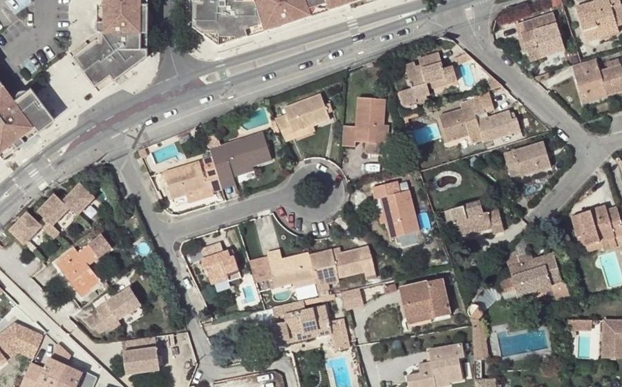 Vue aérienne du Rond-point anonyme n°579481270