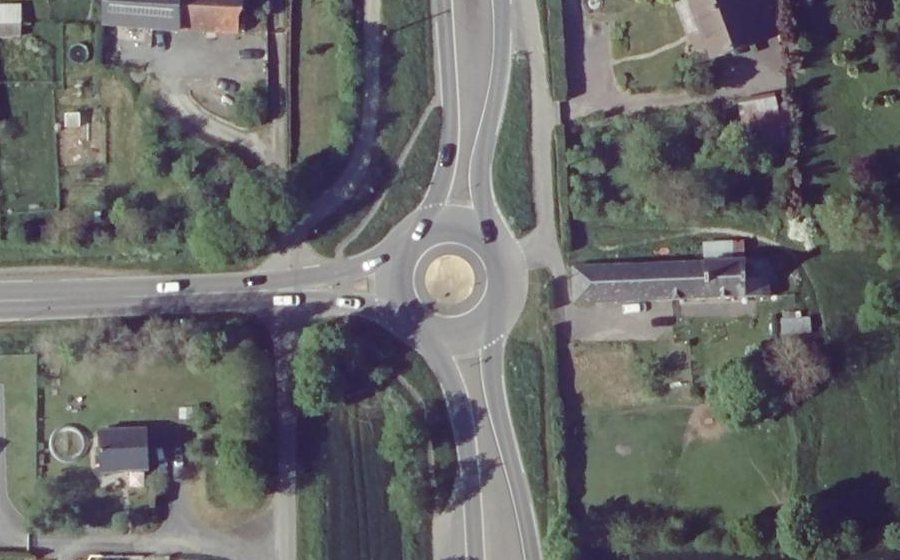 Vue aérienne du Rond-point anonyme n°580158499