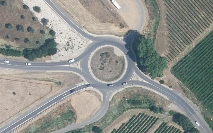Vue aérienne du Rond-point anonyme n°580764562
