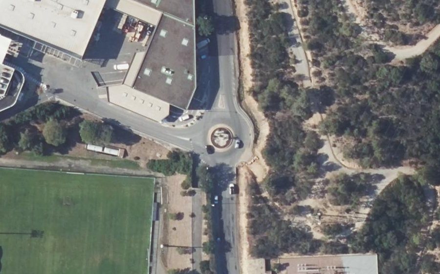 Vue aérienne du Rond-point anonyme n°580924833