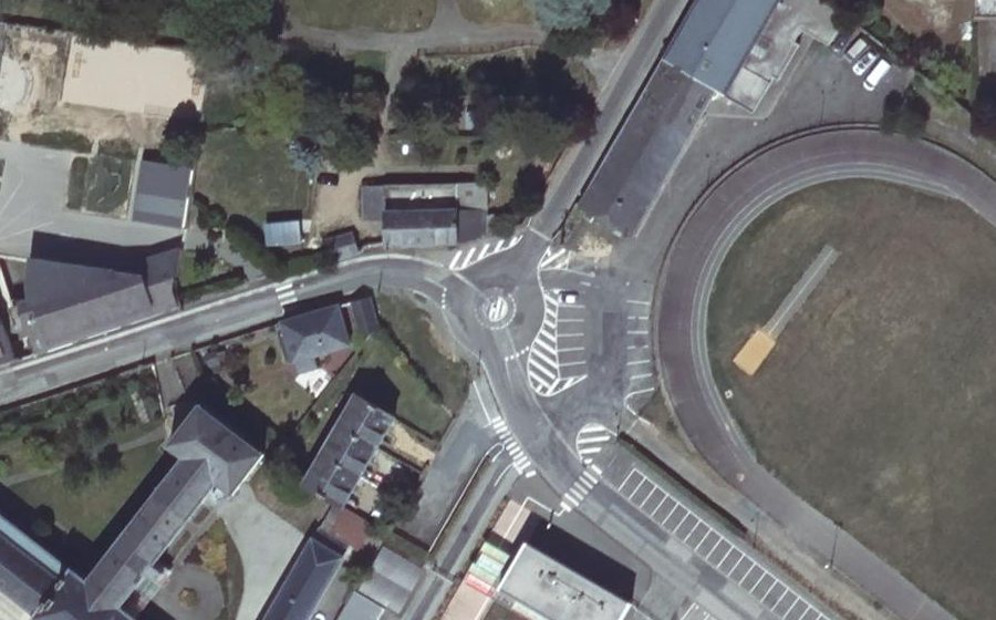 Vue aérienne du Rond-point anonyme n°580954023