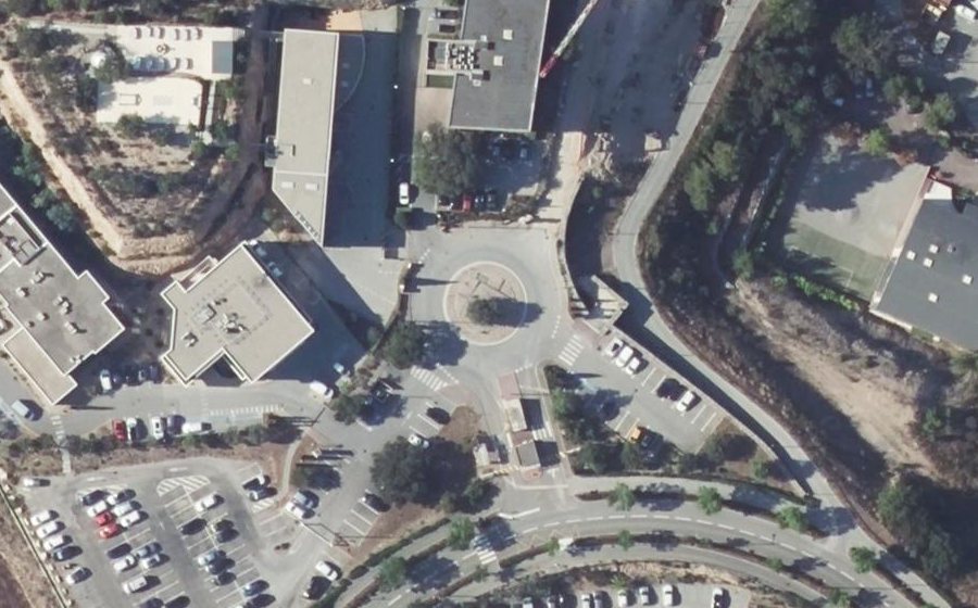 Vue aérienne du Rond-point anonyme n°580984513