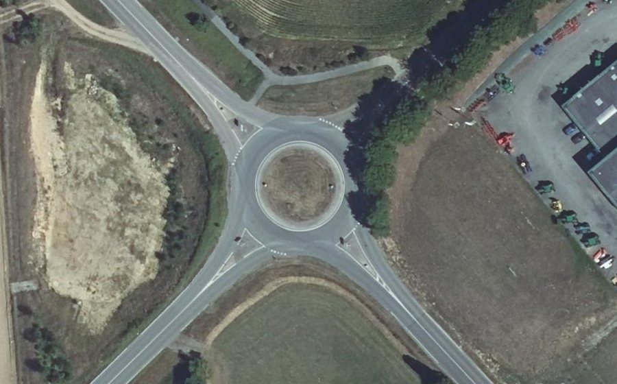 Vue aérienne du Rond-Point Route de Bais