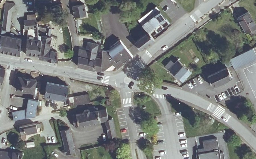 Vue aérienne du Rond-point anonyme n°581397973
