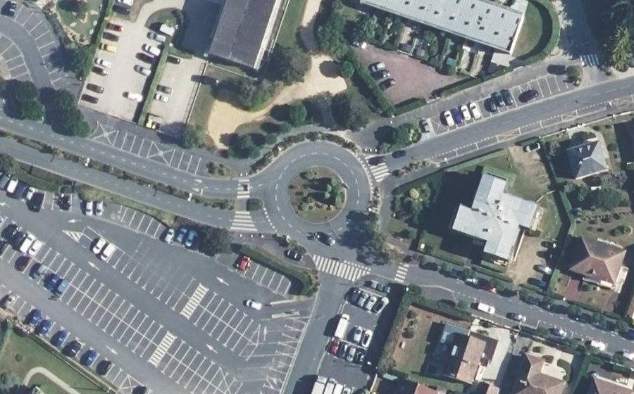Vue aérienne du Rond-point anonyme n°5825077