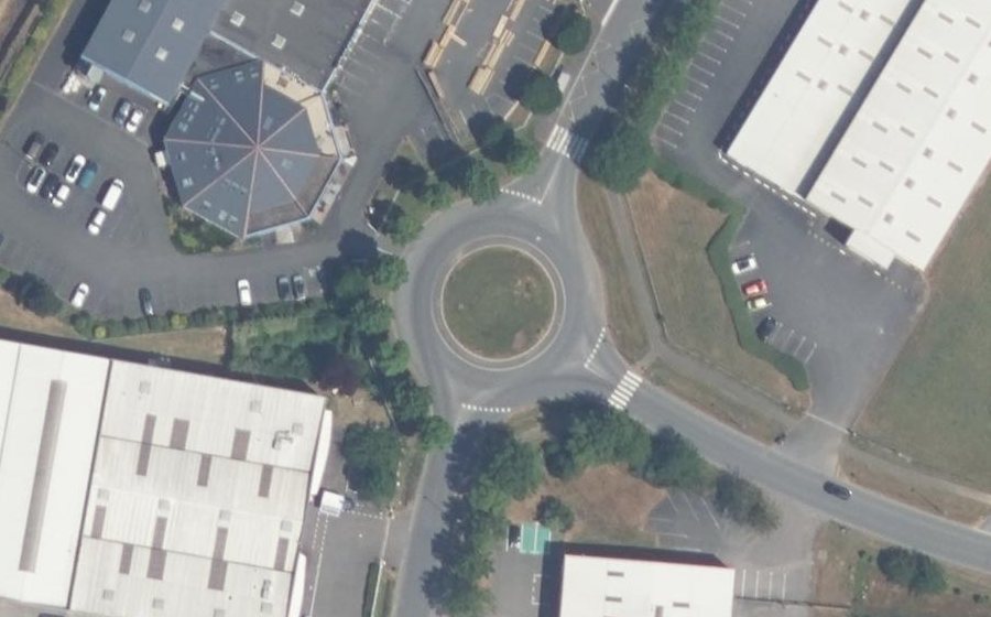 Vue aérienne du Rond-point anonyme n°5825454