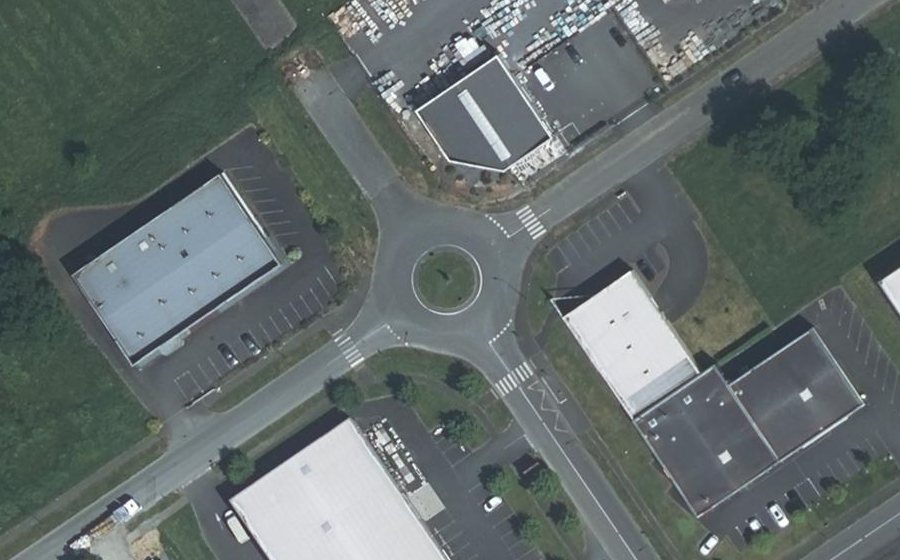 Vue aérienne du Rond-point anonyme n°58263443