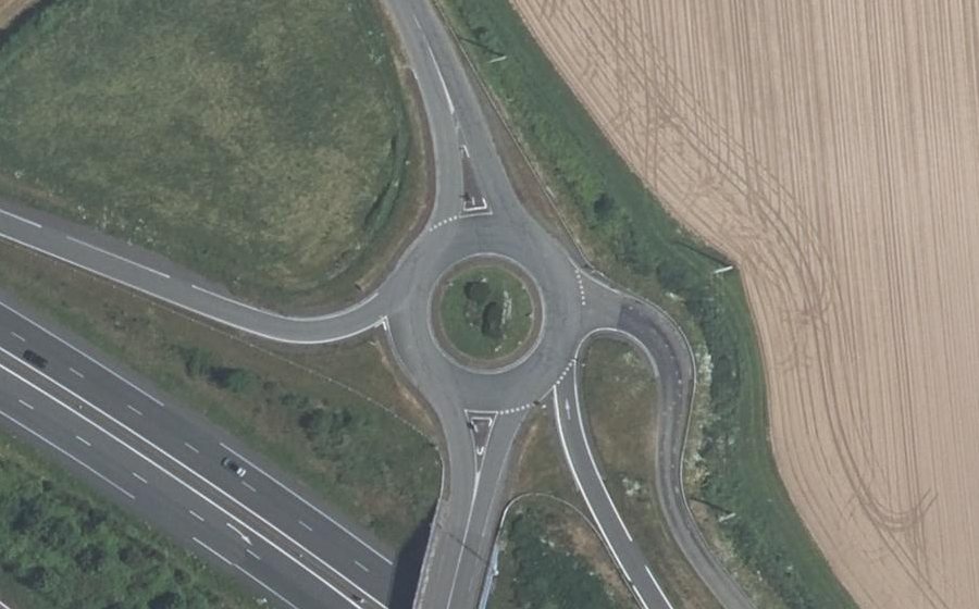 Vue aérienne du Rond-point anonyme n°582924965