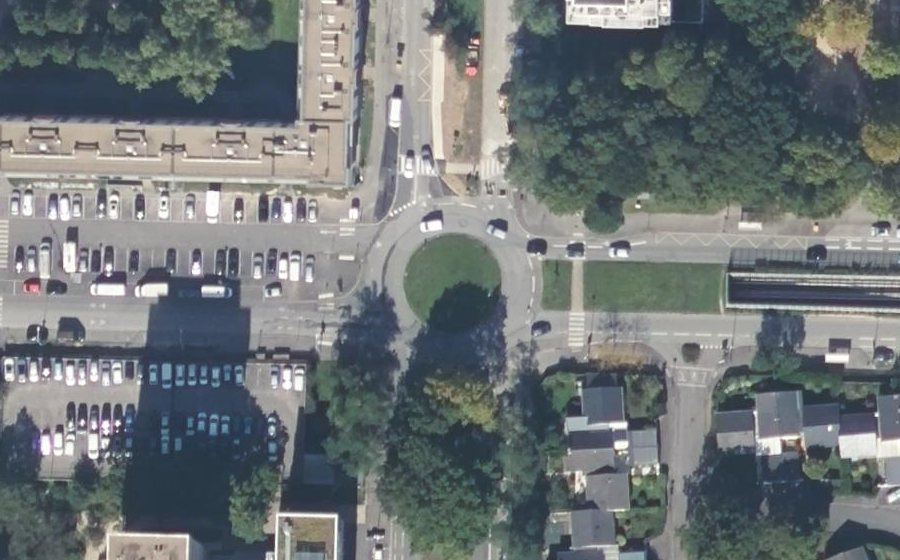 Vue aérienne du Rond-point anonyme n°5829437