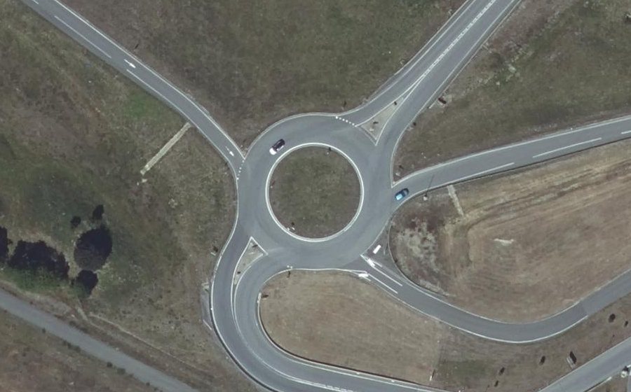 Vue aérienne du Rond-point anonyme n°583365830