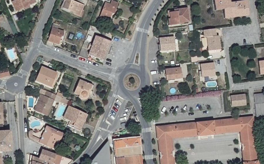 Vue aérienne du Rond-Point Marcel PUT, résistant et officier de la Légion d'honneur