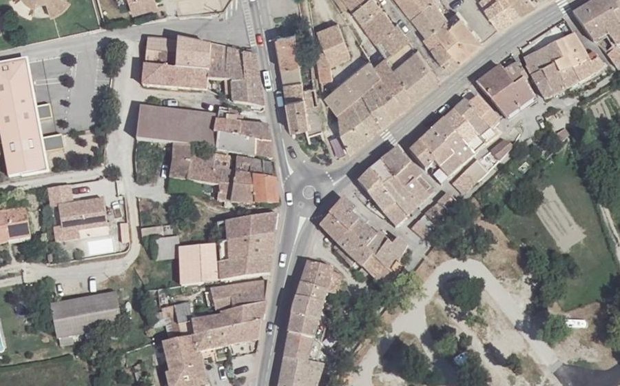Vue aérienne du Rond-point anonyme n°585446454