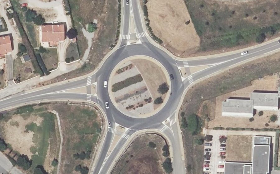 Vue aérienne du Rond-point anonyme n°585461650