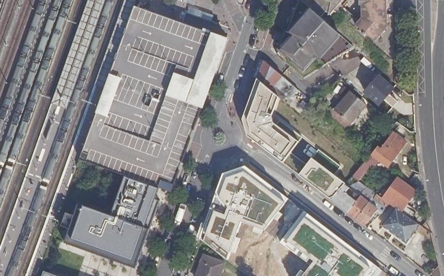 Vue aérienne du Rond-point anonyme n°585508840