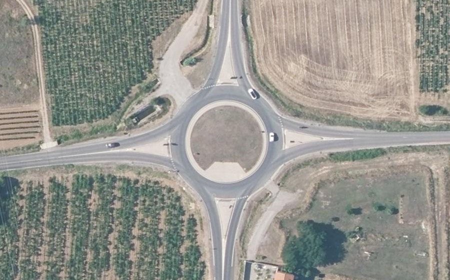 Vue aérienne du Rond-point anonyme n°58562160