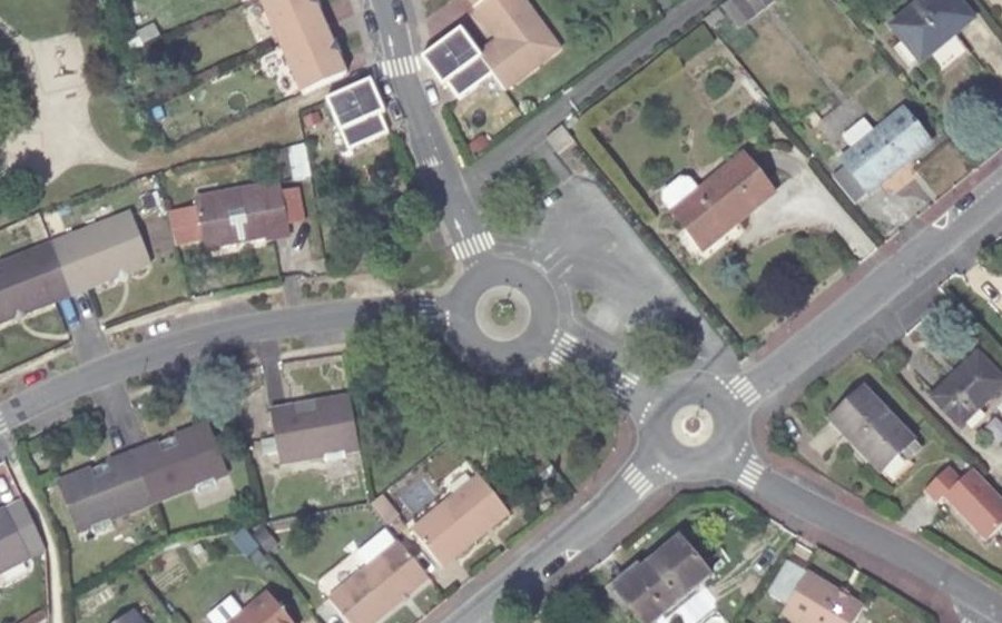 Vue aérienne du Rond-point anonyme n°58658356