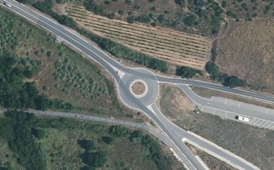 Vue aérienne du Rond-point anonyme n°587159338