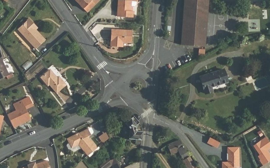 Vue aérienne du Rond-point anonyme n°58719897