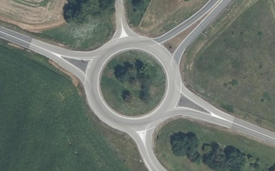 Vue aérienne du Rond-point anonyme n°58731303