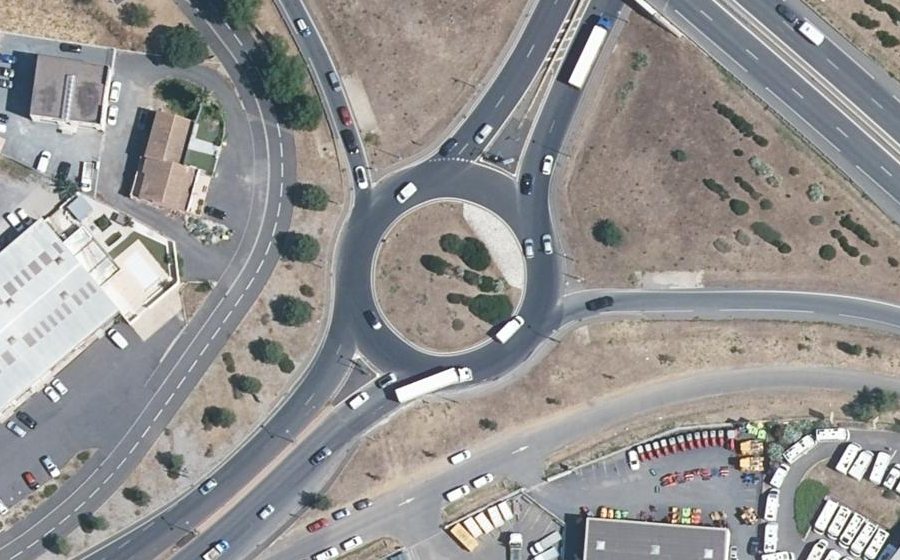 Vue aérienne du Rond-point anonyme n°58781798