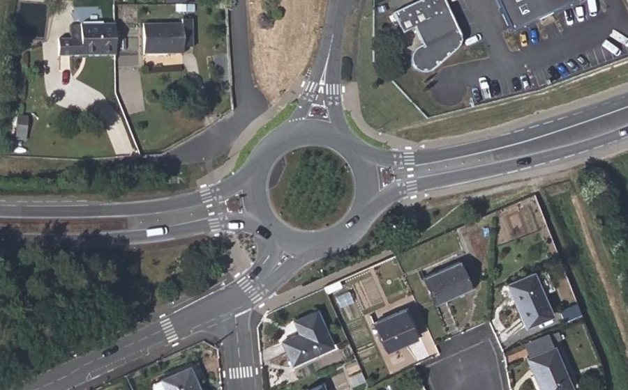 Vue aérienne du Rond-point anonyme n°58783747