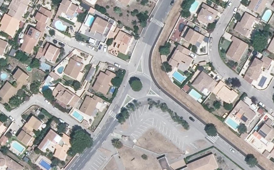 Vue aérienne du Rond-point anonyme n°58837071