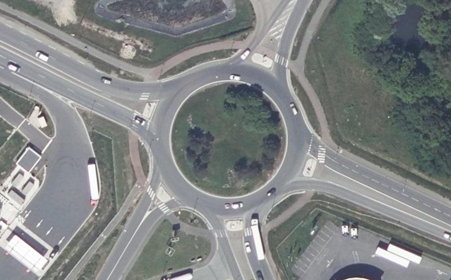 Vue aérienne du Rond-point anonyme n°5885728