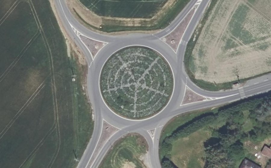 Vue aérienne du Rond-point anonyme n°5886192