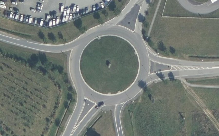 Vue aérienne du Rond-point anonyme n°5886205