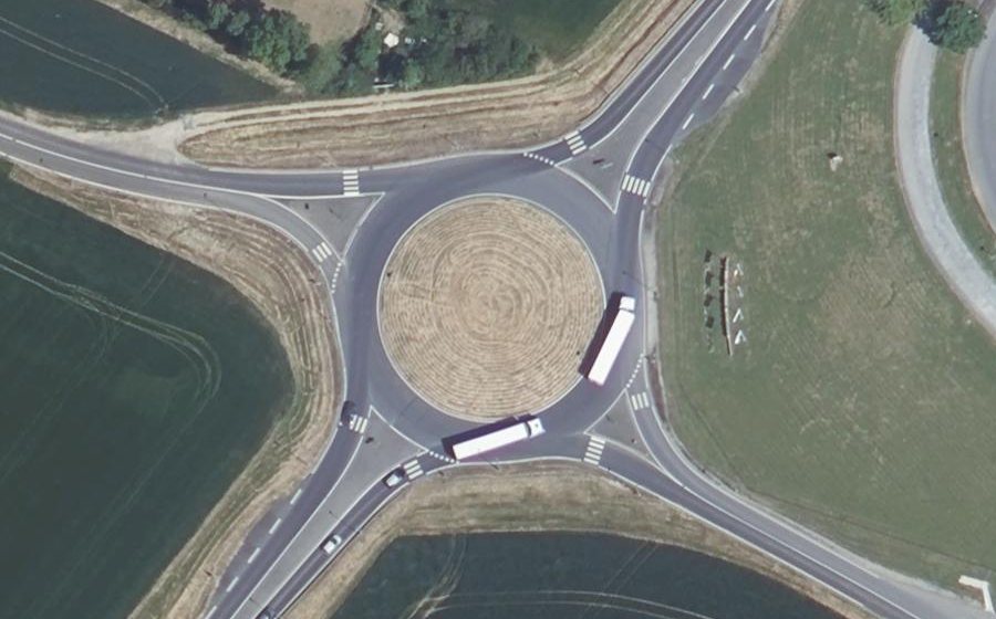 Vue aérienne du Rond-point anonyme n°5889803