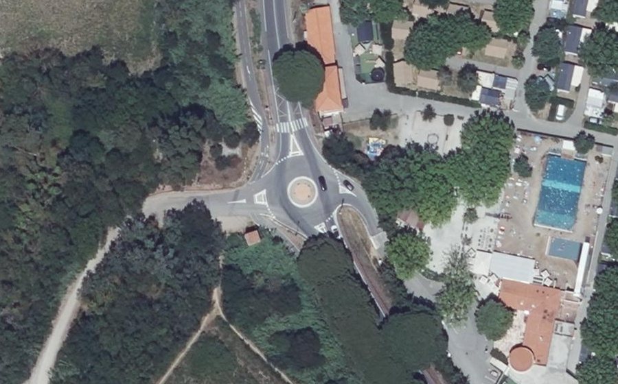 Vue aérienne du Rond-point anonyme n°588984091