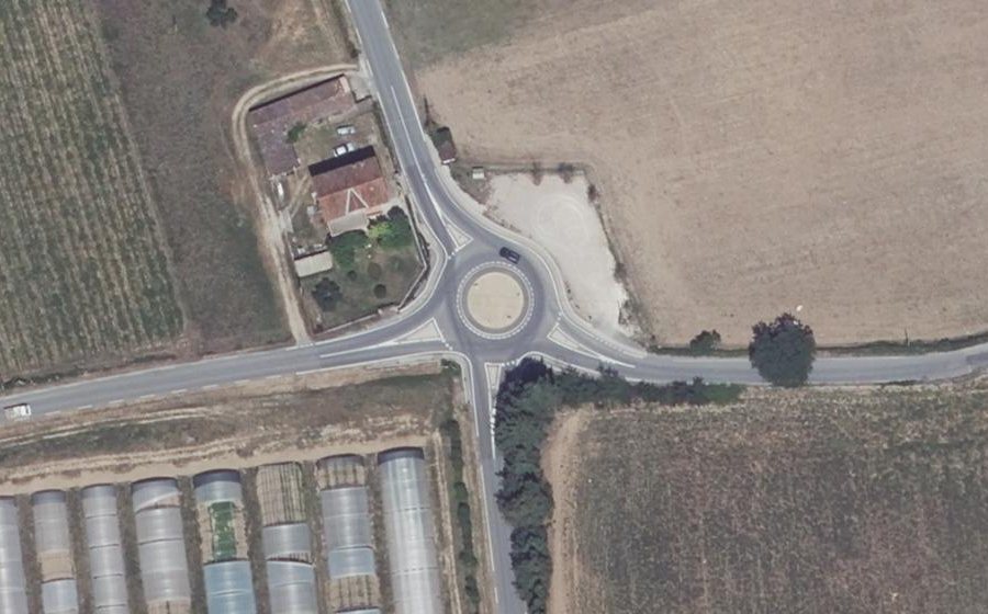 Vue aérienne du Rond-point anonyme n°589000905