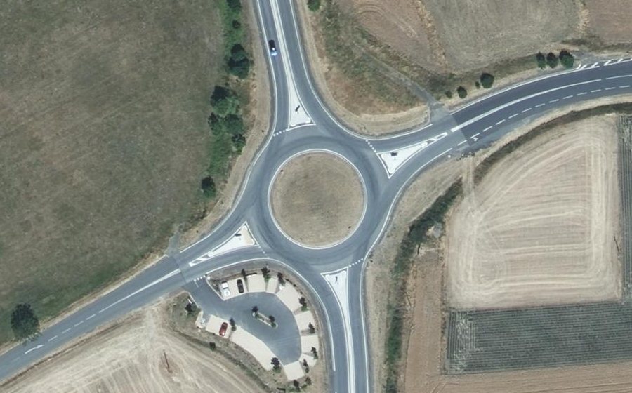 Vue aérienne du Rond-point anonyme n°58966833