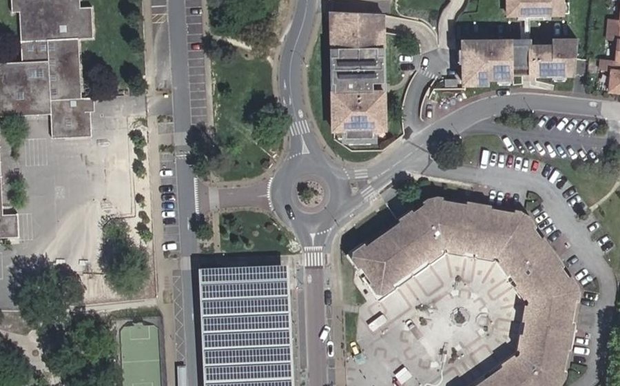 Vue aérienne du Rond-point anonyme n°589878770