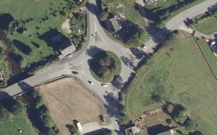 Vue aérienne du Rond-point anonyme n°590008140