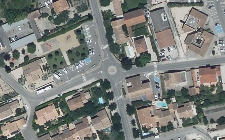Vue aérienne du Rond-point anonyme n°590245119