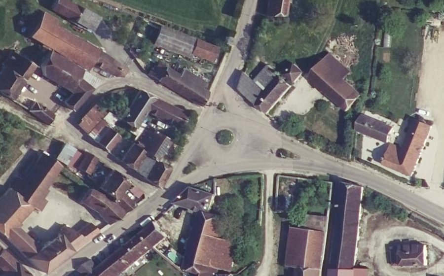 Vue aérienne du Rond-point anonyme n°590275989