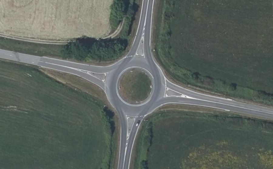Vue aérienne du Rond-point anonyme n°590550250